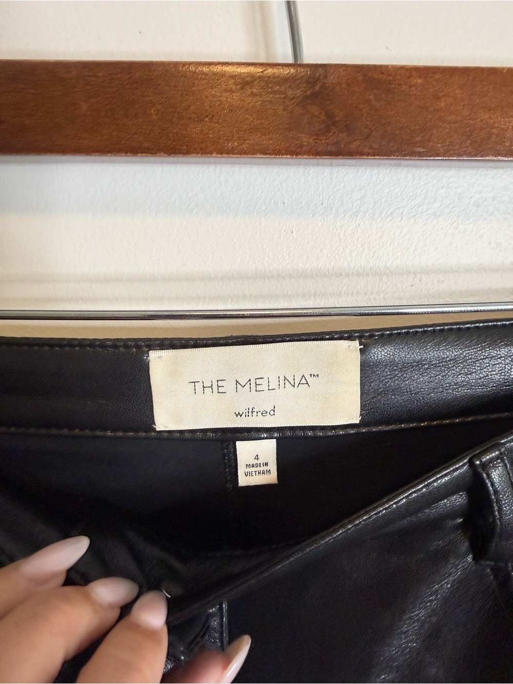 Aritzia Wilfred Melina Vegan Leather Pants Size 4 black - Picture 4 of 7